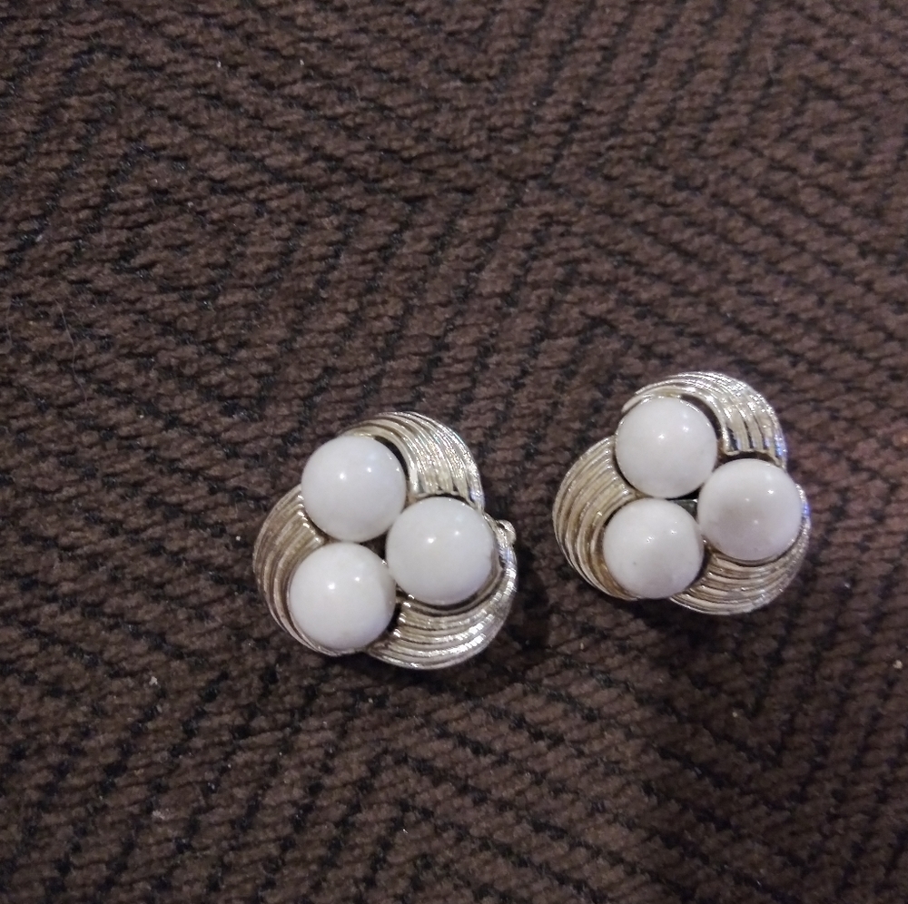 Vintage White and Gold Clip Earrings